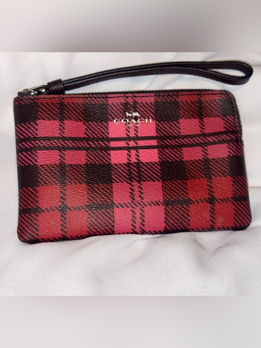 Coach F23632 Buffalo Shadow Plaid Red Black Corner Zip Wristlet 2017